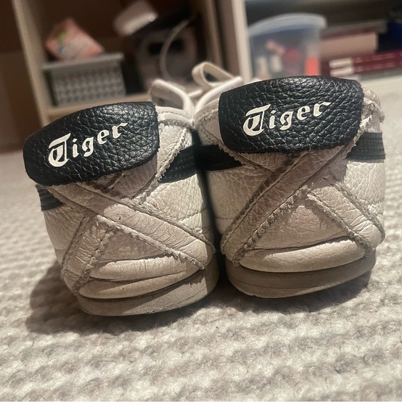 Onitsuka Tiger Mexico 66 White and Black Sneakers - Picture 3 of 9